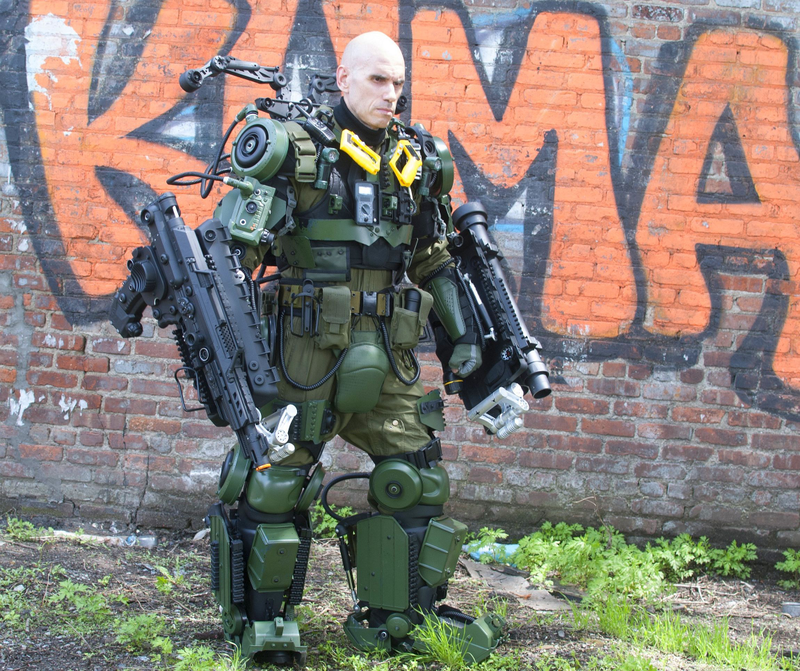 Illustration for article titled The World's Most Badass Tom Cruise Cosplay